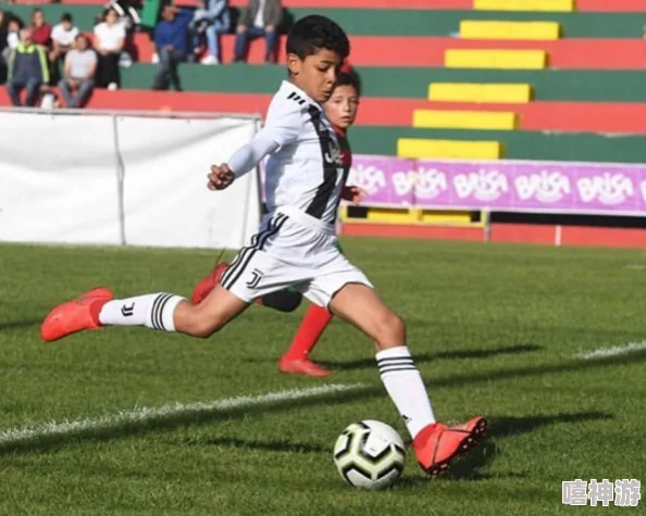 C逼:揭秘C罗为何成就如此辉煌?从天赋到努力,一切都是他的成功密码 C逼:揭秘C罗为何成就如此辉煌?从天赋到努力,一切都是他的成功密码