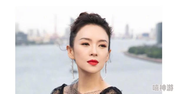十大曝光胸片：2024年热门电影中的经典场景与演员表现分析
