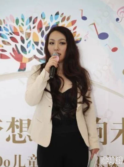 md0174苏蜜清歌沈娜娜：探寻两位女性在音乐道路上的独特魅力和成长历程