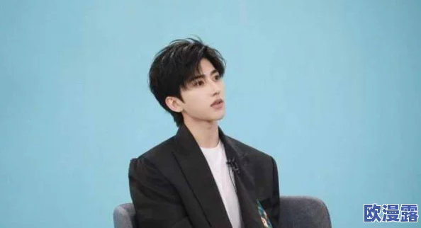 坤坤寒进寒进桃子里，绯闻男友曝光！恋情曝光引发热议，内幕揭秘惊人真相待解