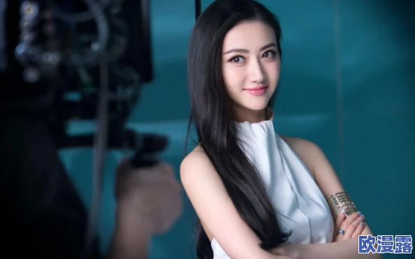李丽莎大尺度：揭示她在演艺生涯中的突破性表现与风格转变的深层次因素分析与影响
