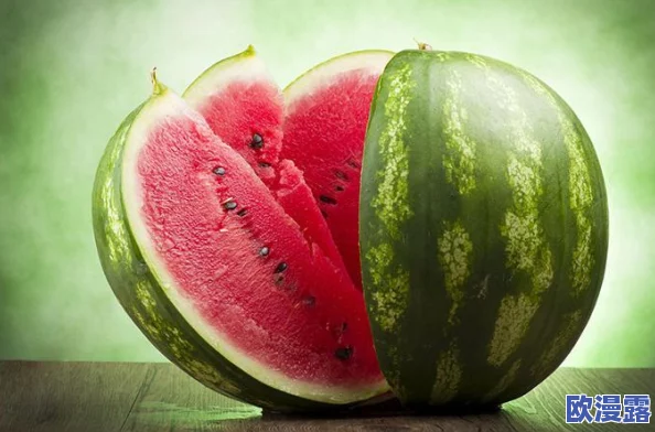 九一爱吃瓜：夏日解暑的西瓜营养价值与食用技巧，分享多种令人垂涎的西瓜吃法与创意食谱
