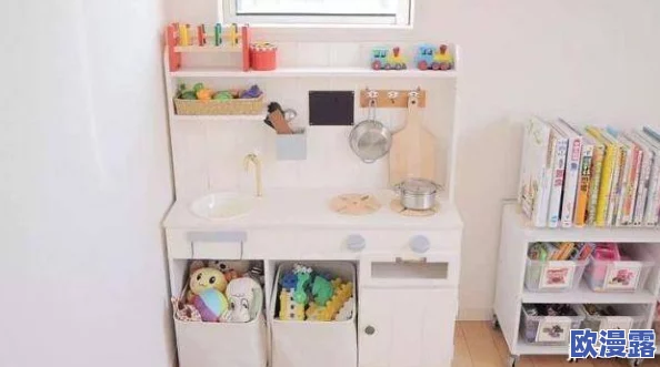 小花园想夹东西怎么办？网友热议：如何在小空间内巧妙利用收纳，提升生活品质与美感！