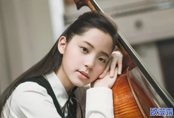 少女免费观看片TV哔哩哔哩电影:传闻某知名导演将与新晋女演员合作,期待精彩作品引发热议! 少女免费观看片TV哔哩哔哩电影:传闻某知名导演将与新晋女演员合作,期待精彩作品引发热议!