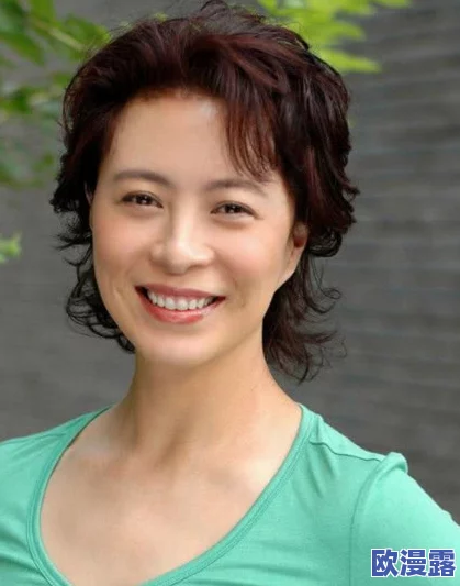 妻子3免费完整高清电视：明星们的私生活曝光，谁与谁传出绯闻？内幕大揭秘！