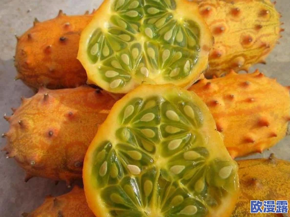 拿黄瓜奖励照片,网友纷纷晒出创意作品,引发热议与互动,展现生活中的乐趣与幽默感 拿黄瓜奖励照片,网友纷纷晒出创意作品,引发热议与互动,展现生活中的乐趣与幽默感