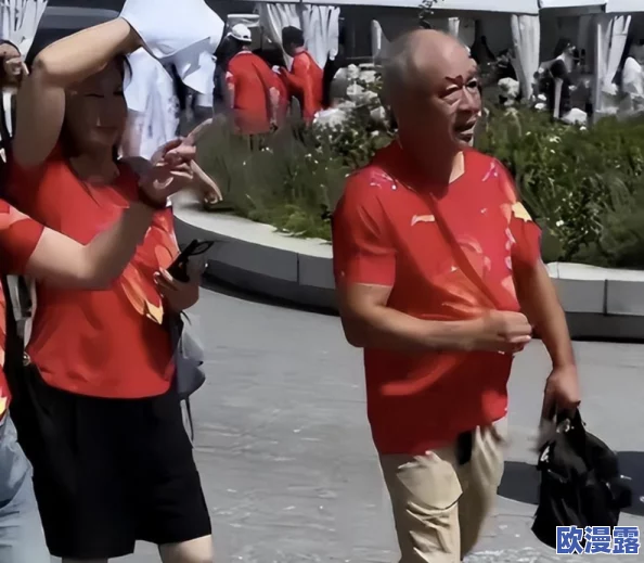 公厕dayGayGay骚年老头:网友热议公共场所的性取向表达与社会接受度,呼吁更多包容与理解 公厕dayGayGay骚年老头:网友热议公共场所的性取向表达与社会接受度,呼吁更多包容与理解