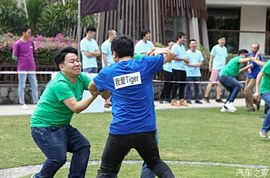 追她1v4小声点:在激烈的对抗中,团队协作与个人技巧如何决定胜负? 追她1v4小声点:在激烈的对抗中,团队协作与个人技巧如何决定胜负?