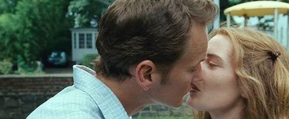 漫画羞：随着社交媒体的崛起，年轻人对漫画文化的热爱与日俱增，如何影响他们的生活方式和价值观？