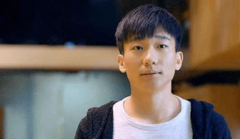 家庭1v2或1v3：某女星被曝与两男星同时绯闻，内幕曝光！