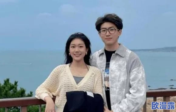 班长撩起胸让我的蹭来蹭去，校园内传出绯闻，引发师生热议