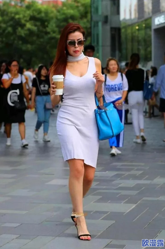 白少妇丰满BBwBBwBBw：她的生活经历与自信之路，如何在社会中找到自己的位置和价值
