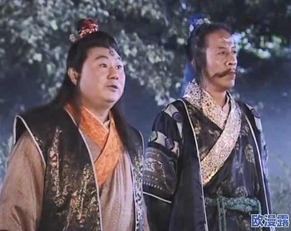 疯狂一家亲短篇合集作文600字：张三与李四的神秘关系曝光，网友纷纷围观！