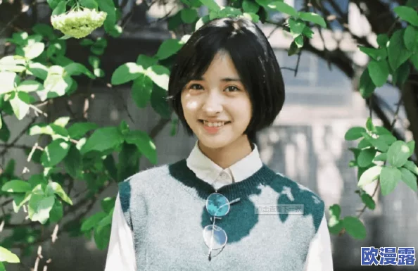 麻豆视"曝八卦:某男星与女主播疑似恋情曝光,网友热议两人关系是否超越合作? 麻豆视"曝八卦:某男星与女主播疑似恋情曝光,网友热议两人关系是否超越合作?