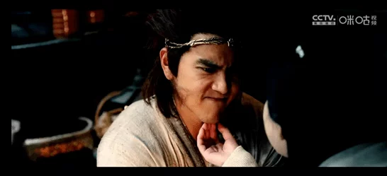 伽罗被操，背后隐藏的真相竟是她与神秘男星的恋情曝光，引发粉丝热议和众多猜测！