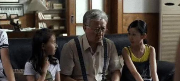 伦理的岳 中文老太婆:她与年轻小伙的秘密恋情曝光,背后竟隐藏着不为人知的故事! 伦理的岳 中文老太婆:她与年轻小伙的秘密恋情曝光,背后竟隐藏着不为人知的故事!