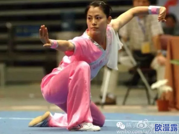 黑士ちゃんが的腿法娴熟脚法:深入解析黑士在武术中展现出的高超腿法技巧与独特脚法运用,带你领略其精湛技艺 黑士ちゃんが的腿法娴熟脚法:深入解析黑士在武术中展现出的高超腿法技巧与独特脚法运用,带你领略其精湛技艺