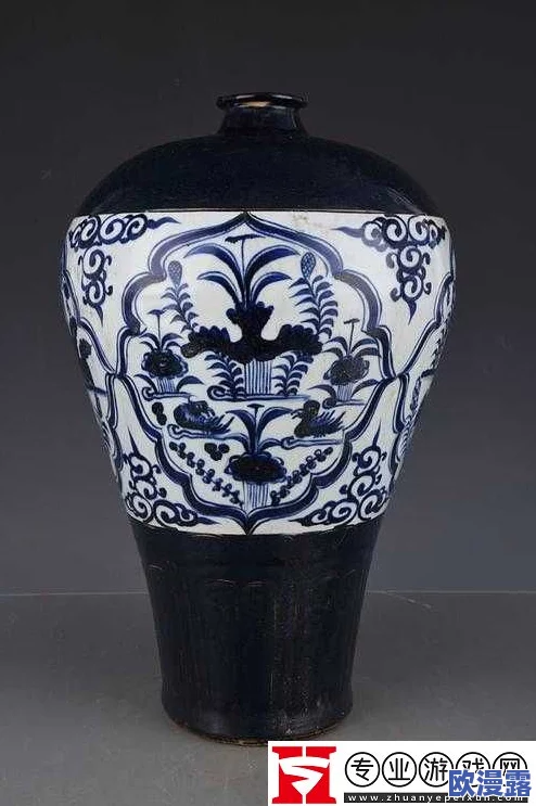 青花鸳鸯戏水纹梅瓶在拍卖会上创下新高,艺术品市场热度持续上升引发关注 青花鸳鸯戏水纹梅瓶在拍卖会上创下新高,艺术品市场热度持续上升引发关注