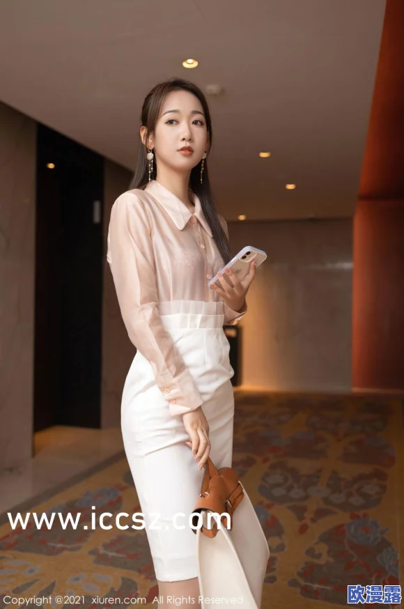 仙踪林19女rapper潮，网友热议：这群女孩的风格真是太酷了，音乐和时尚完美结合，让人耳目一新！