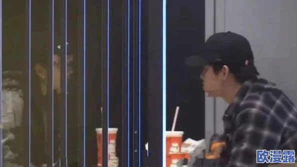 吕总 张津瑜 落地窗酒店:传闻两人深夜共进晚餐,疑似恋情曝光引发热议! 吕总 张津瑜 落地窗酒店:传闻两人深夜共进晚餐,疑似恋情曝光引发热议!