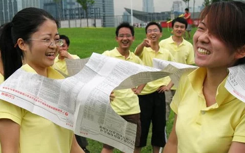 无套内谢大学生处破女www糖心：关于当代大学生性行为与心理健康的研究分析及其社会影响探讨