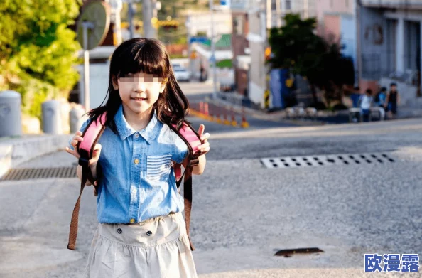 japan乱配videos老少配！超乎想象的奇异组合，引发网友热议，挑战你对年龄和爱情的看法！