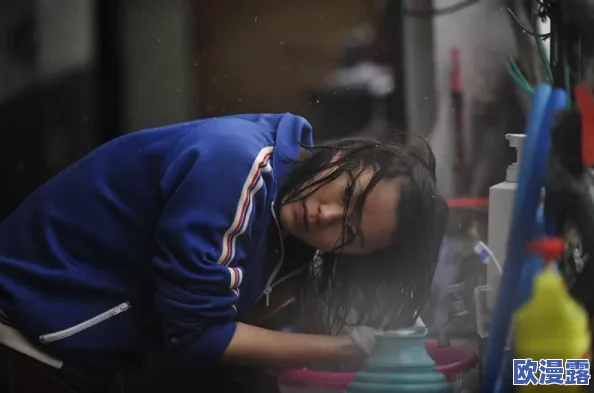 少妇特殊按摩高潮惨叫无码,指的是一种成人内容的影片或作品,其中包含了对成年女性在特定按摩过程中所产生的强烈生理反应和情感表达 少妇特殊按摩高潮惨叫无码,指的是一种成人内容的影片或作品,其中包含了对成年女性在特定按摩过程中所产生的强烈生理反应和情感表达
