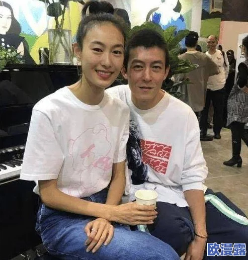 一亲二摸三叉：某男星与两女艺人传绯闻，内幕曝光！