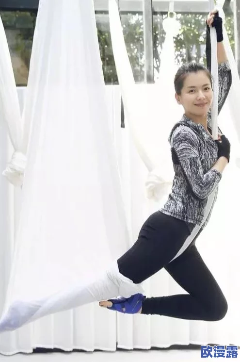 杨柳袁子仪瑜伽教练的背景及其在现代瑜伽发展中的影响与贡献分析 杨柳袁子仪瑜伽教练的背景及其在现代瑜伽发展中的影响与贡献分析