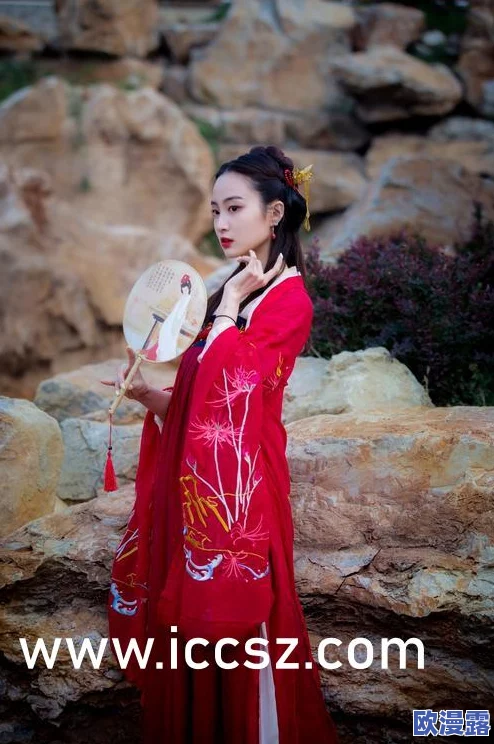 高中美女h系列小说：震惊！校园内竟然隐藏着不为人知的秘密，令人难以置信的故事即将揭晓！