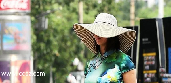 高中美女h系列小说：震惊！校园内竟然隐藏着不为人知的秘密，令人难以置信的故事即将揭晓！