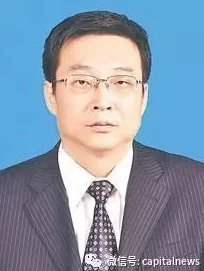 为了科长职位把妻子献给县委书记，这一事件引发了社会对权力与个人道德的深刻反思和讨论