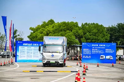 龙种肉车:全新升级版即将上市,带来更高效的运输体验与环保技术,助力绿色物流发展! 龙种肉车:全新升级版即将上市,带来更高效的运输体验与环保技术,助力绿色物流发展!