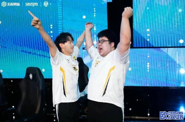 Fly守望TOP10精彩瞬间：掌握技巧，从此再也不怕大锤英雄冲顶袭击！