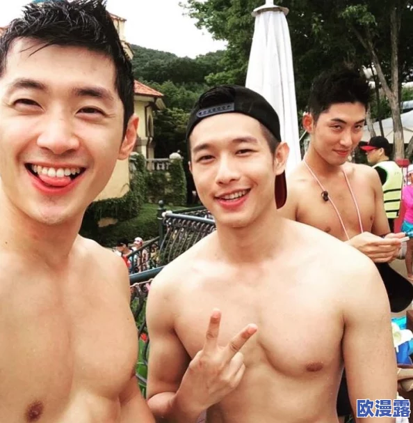 中国腹肌男Gay互吃鳮吧，内幕曝光：背后真相惊人，网友热议不已