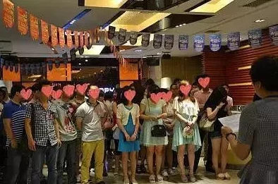 肉妇春潮干柴烈火96：惊现激情四溢的秘密聚会，现场气氛火热引发热议！