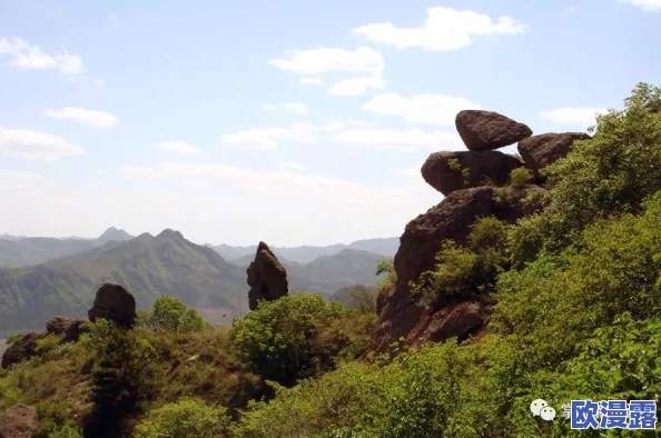马干人与兽小镇惊现神秘生物,村民们纷纷围观,现场气氛紧张引发热议! 马干人与兽小镇惊现神秘生物,村民们纷纷围观,现场气氛紧张引发热议!