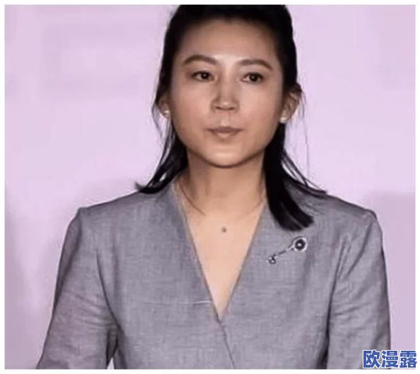 西西人体艺术写真香蕉引发热议，网友争论其艺术价值与社会影响，背后故事令人深思！