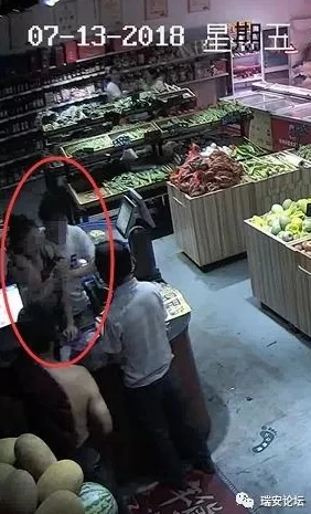 男生脱女生衣服还吻下面还揉胸视频,近日在社交媒体上引发热议,引起网友们对隐私和道德的广泛讨论 男生脱女生衣服还吻下面还揉胸视频,近日在社交媒体上引发热议,引起网友们对隐私和道德的广泛讨论