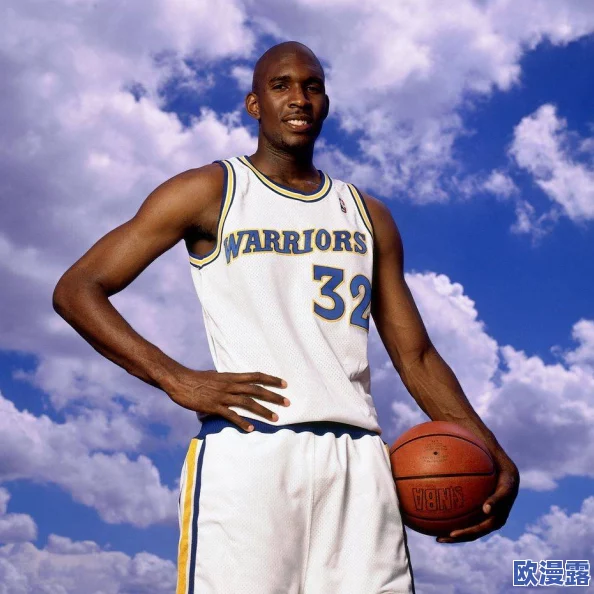 唐三比比东不亦乐乎NBA艺文：震撼全场！明星球员联手演绎篮球与艺术的完美融合，观众热情高涨！