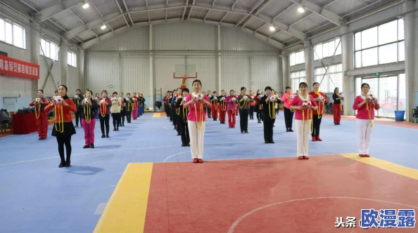 可乐操图片引发热潮,网友纷纷模仿挑战,现场气氛火爆不已! 可乐操图片引发热潮,网友纷纷模仿挑战,现场气氛火爆不已!