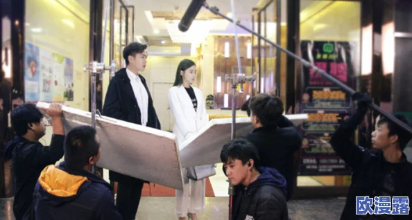 熟女：最新动态揭示成熟女性在职场与生活中的新挑战与机遇，展现她们的独特魅力与智慧