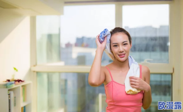 亚洲女人下面毛茸茸湿漉漉，展现出独特的魅力与性感，引发热议与关注，成为社交媒体上的热门话题