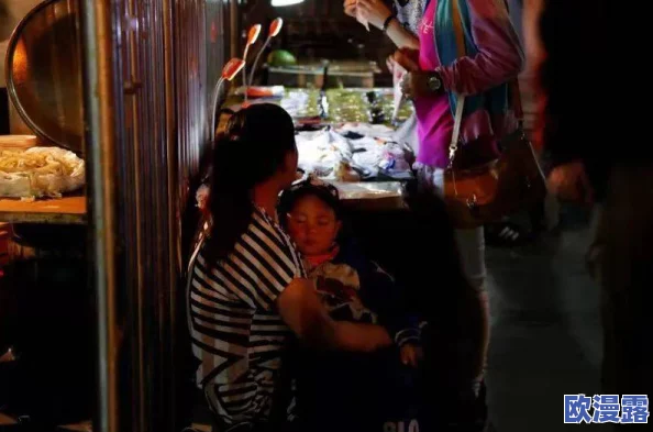 国语外围爱爱44区：震撼曝光！隐藏在城市角落的秘密交易网络被警方一举捣毁！