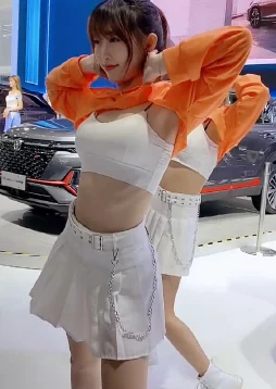 美女100%露屁股无遮挡图片,最新动态:该系列作品引发热议,网友们纷纷讨论其艺术价值与社会影响 美女100%露屁股无遮挡图片,最新动态:该系列作品引发热议,网友们纷纷讨论其艺术价值与社会影响