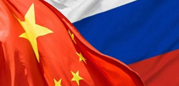 男人和女人插：最新动态显示性别平等在职场中的重要性日益凸显，双方合作共赢的趋势愈发明显