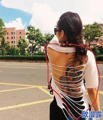 美女露%1000尿孔无挡图片引发热议,网友纷纷讨论其背后的文化现象与社会影响 美女露%1000尿孔无挡图片引发热议,网友纷纷讨论其背后的文化现象与社会影响