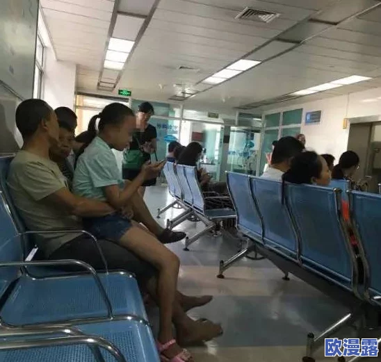 男人把手深进美女的内裤里，警方介入调查，涉事男子已被拘留，案件引发社会广泛关注与讨论