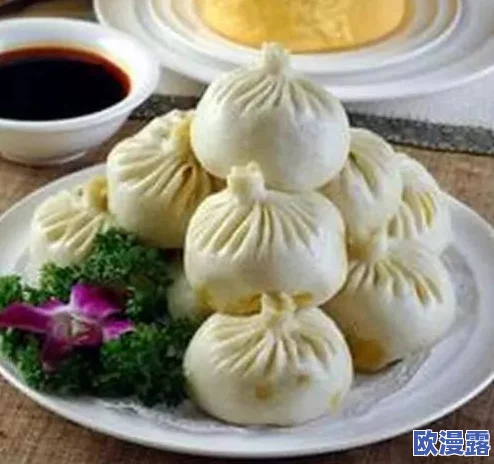 包子＊：传统美食的现代演绎，如何在快节奏生活中找到属于自己的味道与情感连接