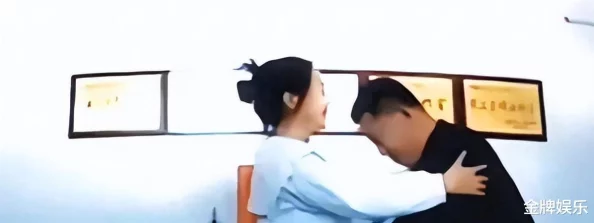 日本无遮挡接吻吃奶视频：最新动态显示该类视频在社交媒体平台上引发热议，相关内容的传播与监管问题备受关注